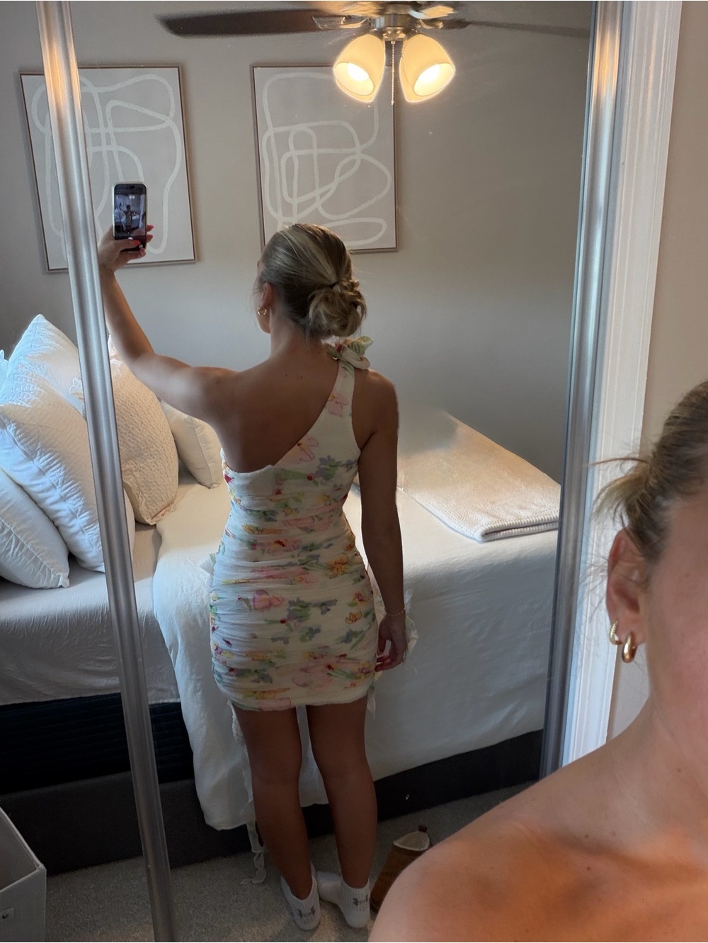 For love and lemons Floral One-Shoulder Mini Dress in White - Picture 2 of 2